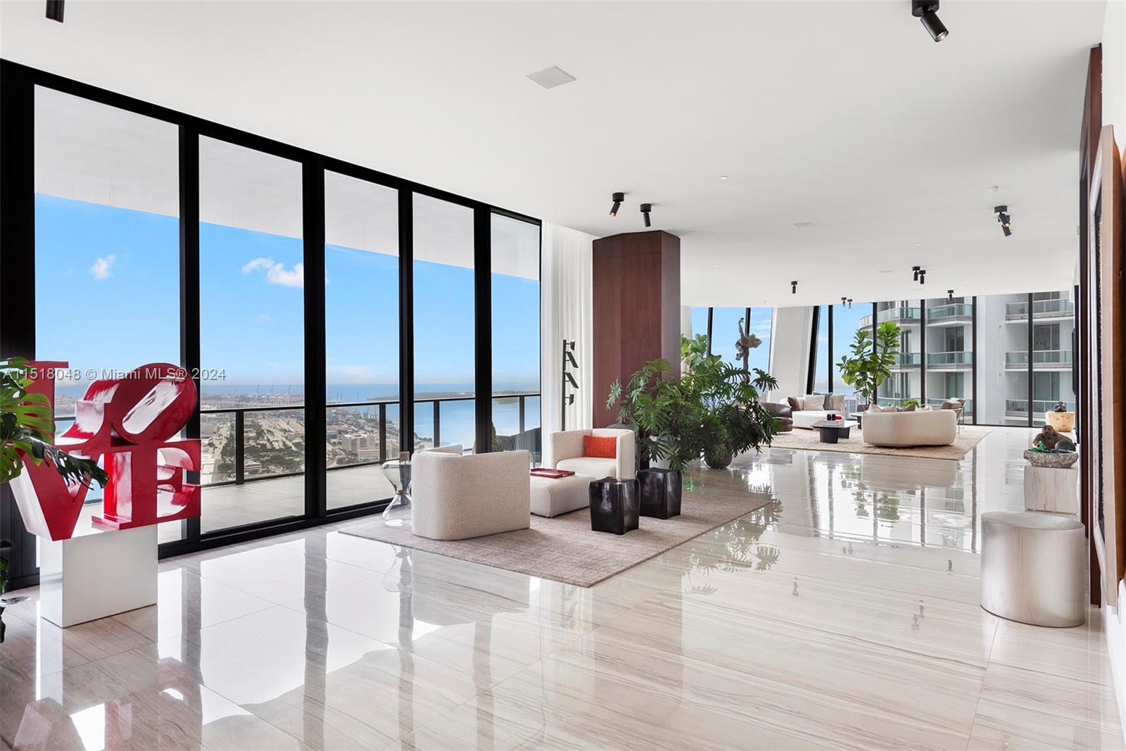 ONE THOUSAND MUSEUM CONDO — 1000 BISCAYNE BLVD #5501