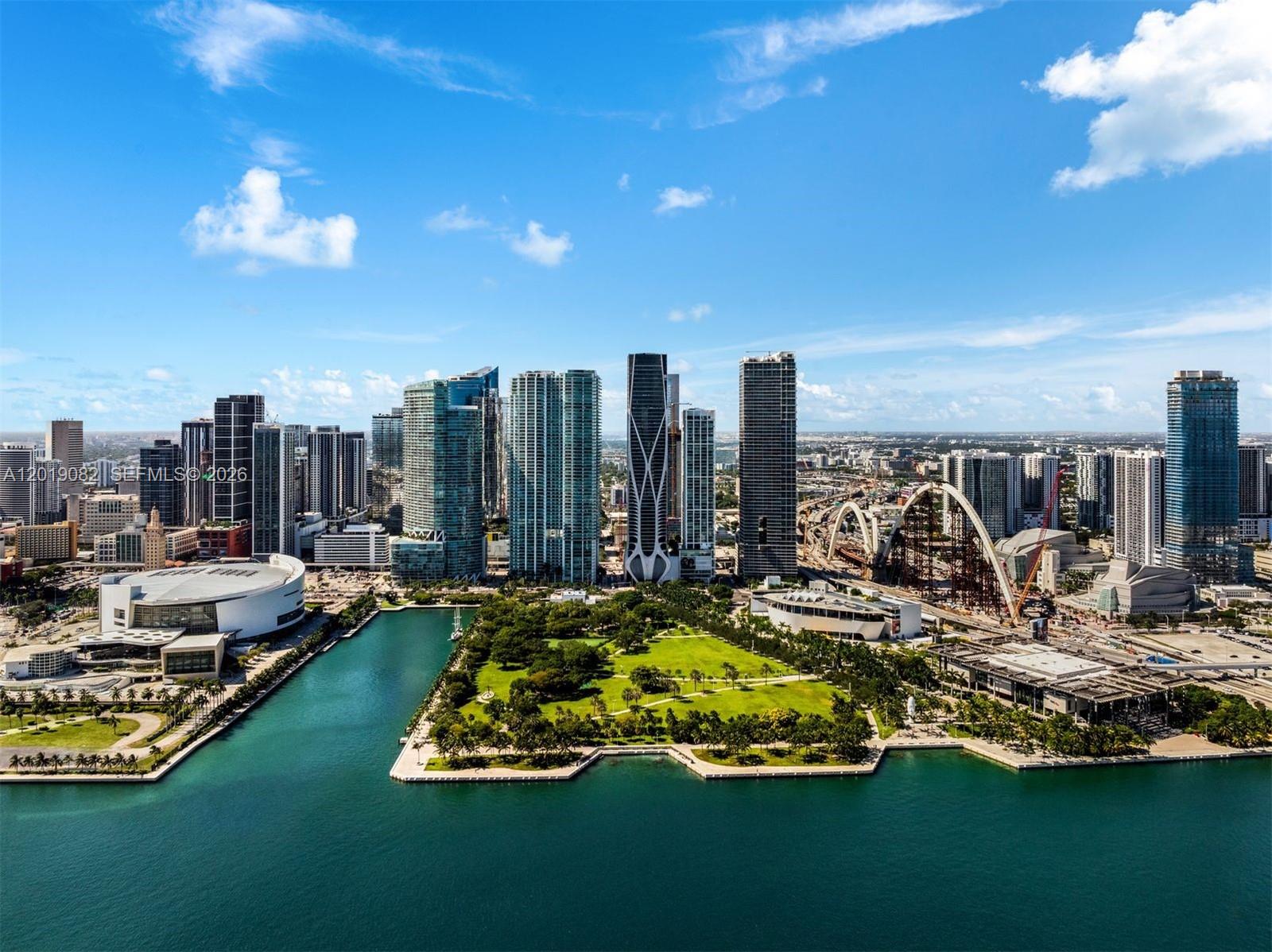 ONE THOUSAND MUSEUM CONDO — 1000 BISCAYNE BLVD #5101